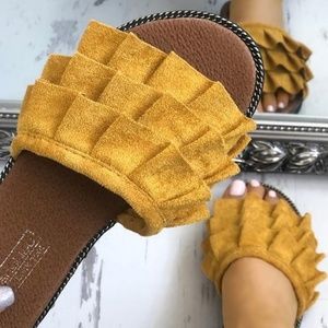 Velvet Ruffles Layer Slippers